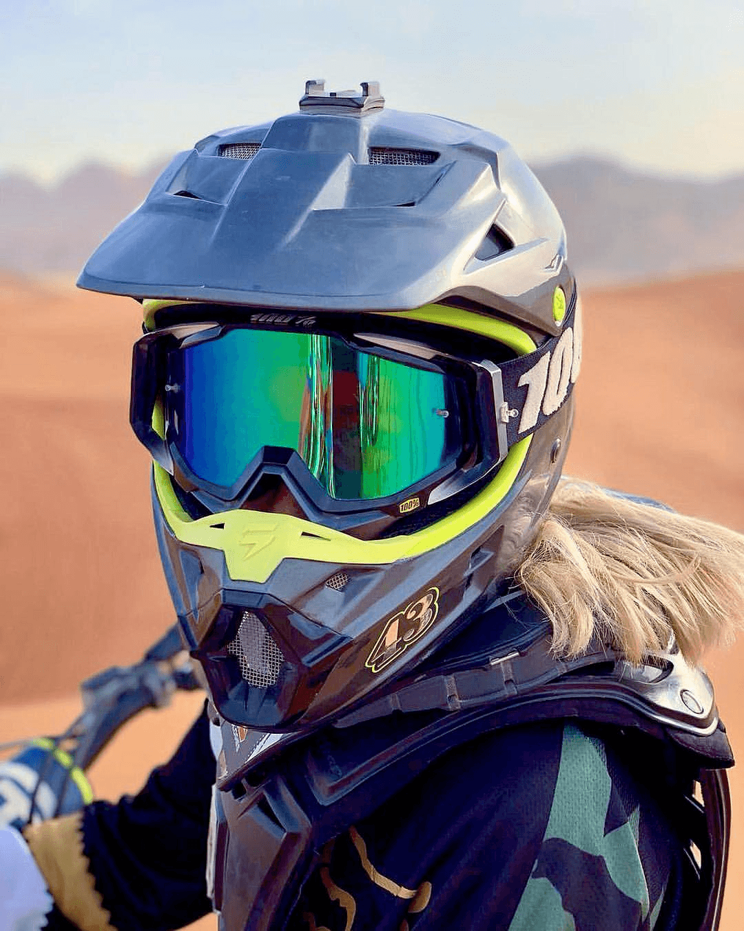 Women's motorbike helmet