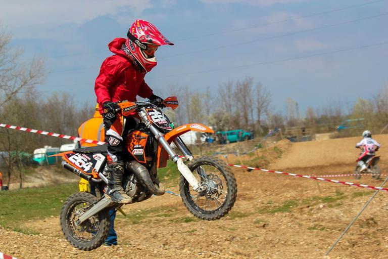 Best Youth Dirt Bike Gloves For Enduro & Motocross